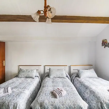 Villa In Villamuriel With Pool And Barbecue, Cleaning Included Villamuriel De Cerrato