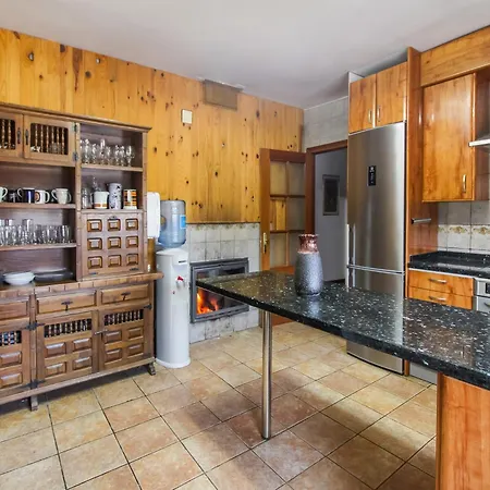 Villa In Villamuriel With Pool And Barbecue, Cleaning Included