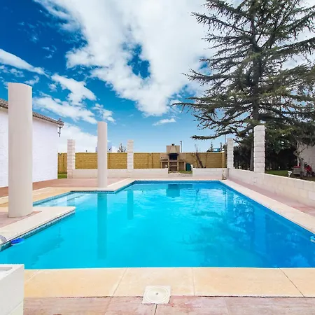 Villa In Villamuriel With Pool And Barbecue, Cleaning Included Villamuriel De Cerrato