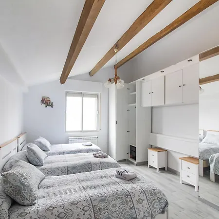 In Villamuriel With Pool And Barbecue, Cleaning Included * Villamuriel De Cerrato