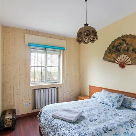 In Villamuriel With Pool And Barbecue, Cleaning Included *