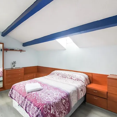 Villa In Villamuriel With Pool And Barbecue, Cleaning Included
